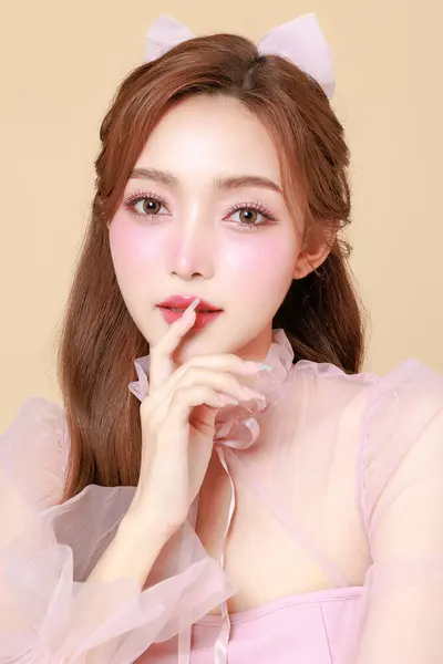 Giovane Donna Asiatica Carina Abito Elegante Rosa Trucco Stile Coreano — Foto Stock