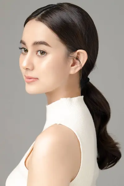 Hermosa Joven Modelo Mujer Asiática Con Una Piel Fresca Perfecta — Foto de Stock