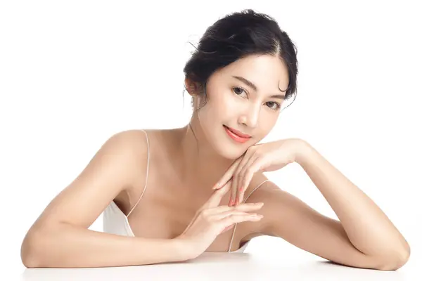 Азіатська Жінка Красивим Обличчям Ідеально Чистою Свіжою Шкірою Симпатична Жіноча — стокове фото