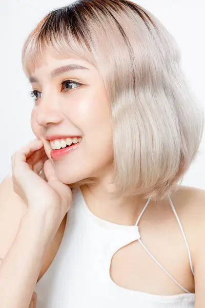 Asiatisk Kvinna Med Vackert Ansikte Och Perfekt Ren Fräsch Hud — Stockfoto