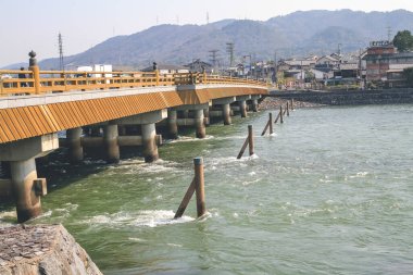 Uji, Kyoto Bölgesi, Japonya. Uji Köprüsü 9 Nisan 2012