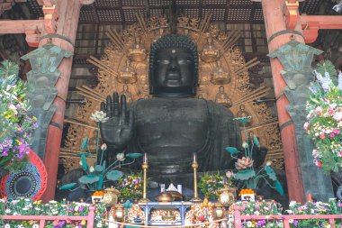 Yüce Buda Daibutsu Den, Todaiji Tapınağında, 9 Nisan 2012