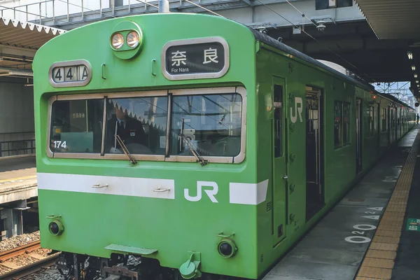 Kyoto Istasyonundaki Yeşil Treni Nisan 2012 — Stok fotoğraf