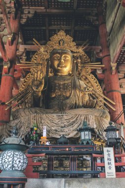 Yüce Buda Daibutsu Den, Todaiji Tapınağında, 9 Nisan 2012