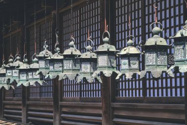 Lamba, Kasuga Taisha türbesi, Nara, Japonya 9 Nisan 2012