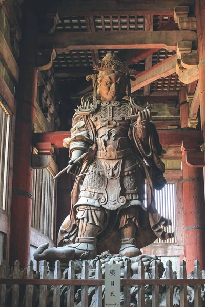 2012年4月9日 鎧を着た戦争や戦士の神 毘沙門天像 — ストック写真