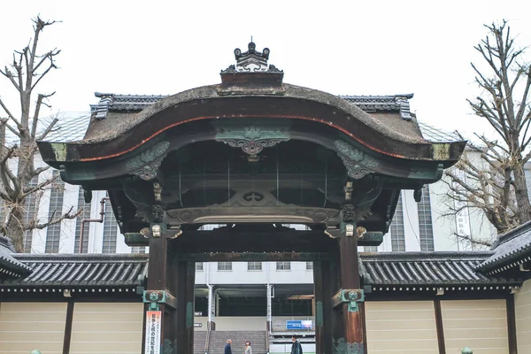 2012年4月9日京都西本願寺複合ビル — ストック写真
