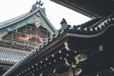 Kyoto 'daki Nishi Hongan ji kompleksinin binaları 9 Nisan 2012