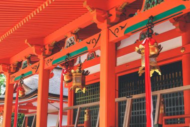 Bir Honden Hall Tsuridourou asma lambaları detayı. 10 Nisan 2012