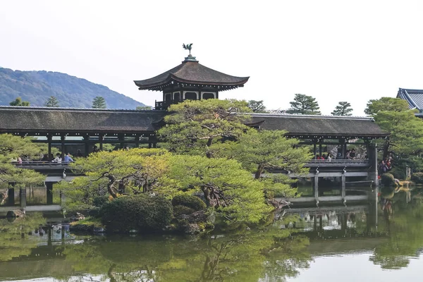 Aprile 2012 Kyoto Giappone Heian Shrine Stagno Nella Stagione Primaverile — Foto Stock