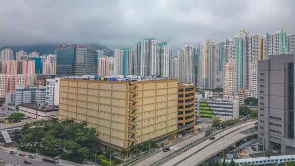 观塘通过香港九龙湾海滨长廊2022年11月4日 — 图库照片