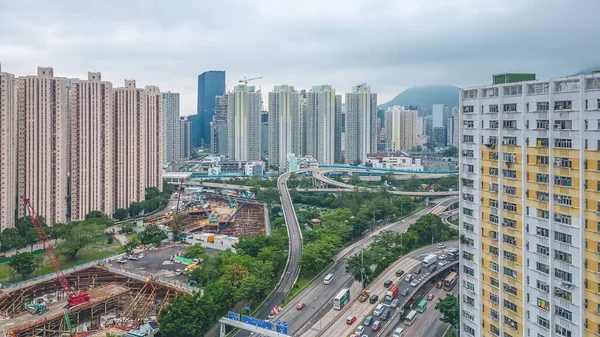 Kasabanın şehir manzarası. Kwun Tong yolu Hong Kong 4 Kasım 202