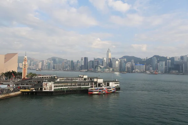 Апреля 2012 Tsim Sha Tsui Start Ferry Pier Cultural Centre — стоковое фото