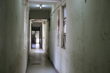 6 Mayıs 2012 'de Kwun Tong fabrikasında sürüklenen bir iç mekan.