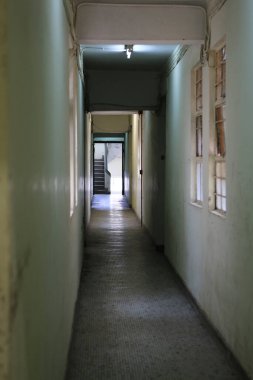 6 Mayıs 2012 'de Kwun Tong fabrikasında sürüklenen bir iç mekan.