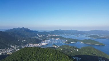 Sai Kung 11 Kasım 2022 'de Liman Barınağı' nın kıyı şeridi.