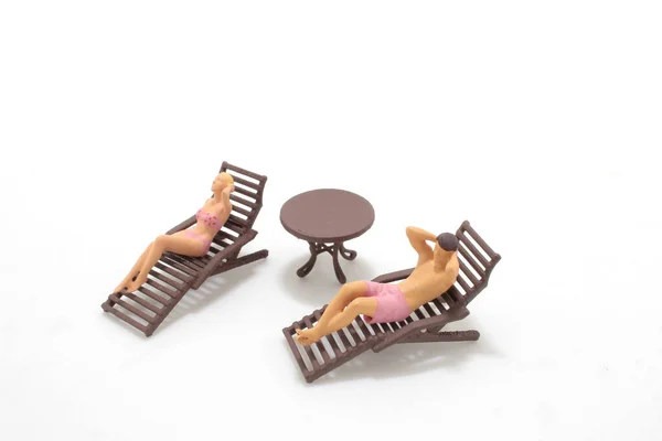 Міні Фігура Розслабляюче Сидіння Пляжному Стільці — стокове фото
