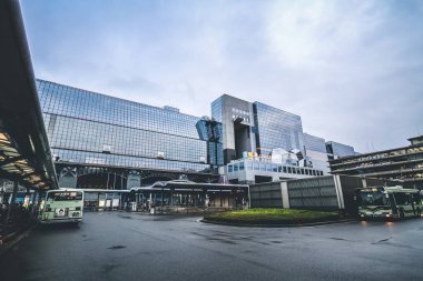 11 Nisan 2012 Kyoto İstasyonu Japonya 'da bir tren istasyonudur.