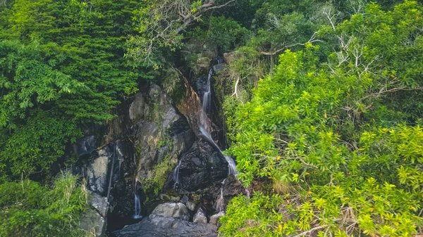香港ランタウ島ムイ島のシルバーマイン滝 — ストック写真