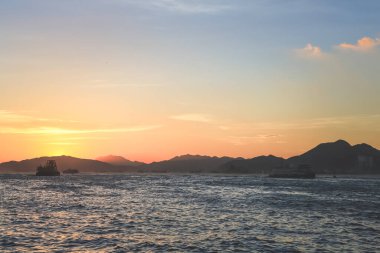 Victoria Limanı, 4 Temmuz 2012 'de Hong Kong Adası' nın batı tarafından görülüyor.