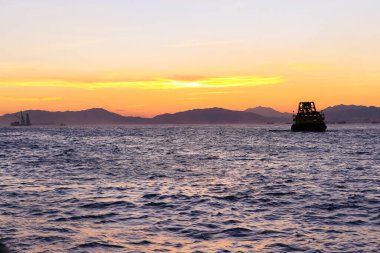 Victoria Limanı, 4 Temmuz 2012 'de Hong Kong Adası' nın batı tarafından görülüyor.