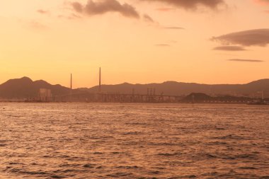 Victoria Limanı, 4 Temmuz 2012 'de Hong Kong Adası' nın batı tarafından görülüyor.