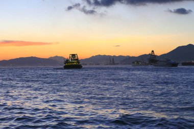 Victoria Limanı, 4 Temmuz 2012 'de Hong Kong Adası' nın batı tarafından görülüyor.