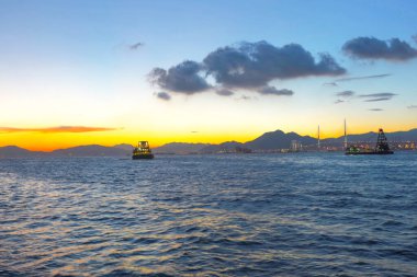 Victoria Limanı, 4 Temmuz 2012 'de Hong Kong Adası' nın batı tarafından görülüyor.