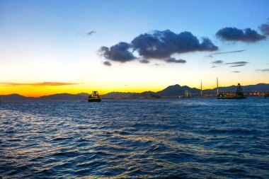 Victoria Limanı, 4 Temmuz 2012 'de Hong Kong Adası' nın batı tarafından görülüyor.