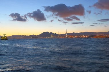 Victoria Limanı, 4 Temmuz 2012 'de Hong Kong Adası' nın batı tarafından görülüyor.