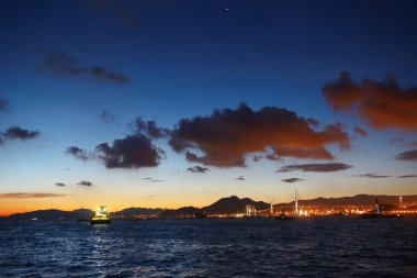 Victoria Limanı, 4 Temmuz 2012 'de Hong Kong Adası' nın batı tarafından görülüyor.