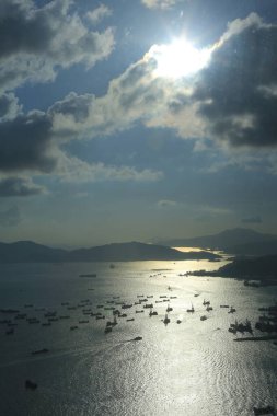 2 Temmuz 2012 Taşkesiciler Köprüsü Taşkesiciler Adası 'nı konteyner terminaline bağladı