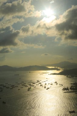 2 Temmuz 2012 Taşkesiciler Köprüsü Taşkesiciler Adası 'nı konteyner terminaline bağladı