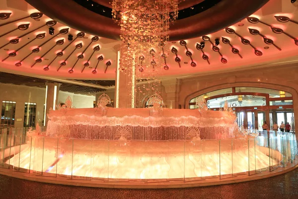 Interior Del Casino Del Hotel Ciudad Con Juegos Luz Colores — Foto de Stock