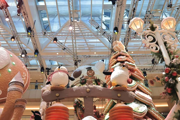 Tarihi Alışveriş Merkezindeki Noel Süsleri Kasım 2022 — Stok fotoğraf