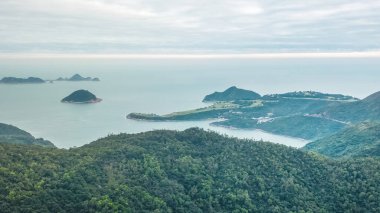 High Junk Peak yolu, Hong Kong manzarası.