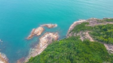 Yaşlı Lei Yue Mun taş ocağı Lei Yue Mun 'da 7 Aralık 2022' de terk edilmiş bir taş ocağı.