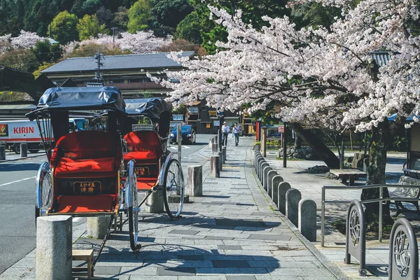 Ιαπωνικό Παραδοσιακό Rickshaw Στο Arashiyama Ιαπωνία Απριλίου 2012 — Φωτογραφία Αρχείου