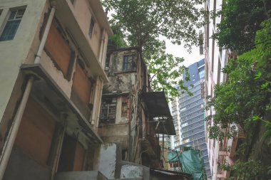 23 Eylül 2012 Central Hong Kong 'daki Tong Lau.