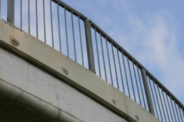 Paslanmaz çelik korkuluklar.