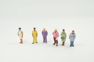 Yönetim kurulunda bir kadın figürü var.