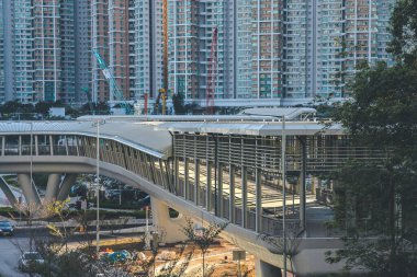 18 Aralık 2022 Tiu Keng Leng 'in yerleşim bölgesinde yaya geçidi