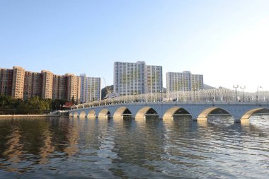 21 Aralık 2022 Shing Mun Nehri çevresindeki Lek Yuen Köprüsü