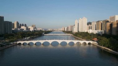 Shing Mun Nehri, Sha Tin, Hong Kong Gün batımında 21 Aralık 2022