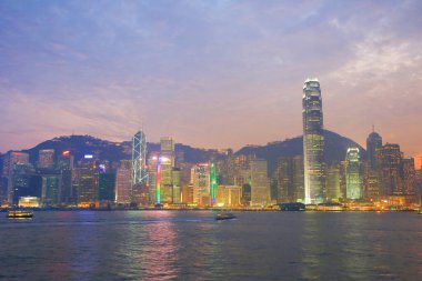 Alacakaranlıkta Hong Kong finans bölgesi, şehir konsepti 4 Kasım 2012