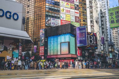 4 Ocak 2022 Hennessy Yolu, Causeway Körfezi 'nde bekleyenler