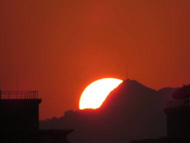 31 Aralık 2012 Hong Kong Tepesi 'nde günbatımı 