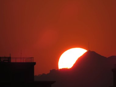 31 Aralık 2012 Hong Kong Tepesi 'nde günbatımı 