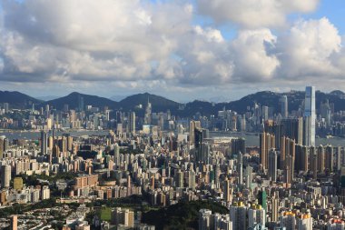 7 Temmuz 2012 Beacon Hill eteklerinin altındaki doğu manzarası, Hong Kong
