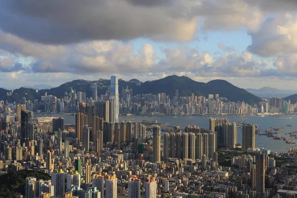 7 Temmuz 2012 'de Hong Kong şehri Beacon Hill' in tepesinden görüldü., 